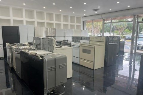 Propiedad comercial en venta en Tamarac, Florida № 2154662 - foto 6
