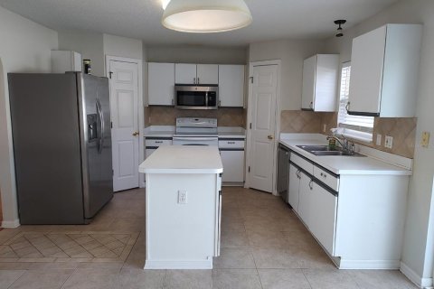 Villa ou maison à louer à Kissimmee, Floride: 4 chambres, 205.78 m2 № 2398741 - photo 4