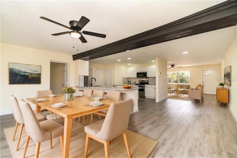 House in Fort Myers, Florida 2 bedrooms, 142.05 sq.m. № 1838846 - photo 4