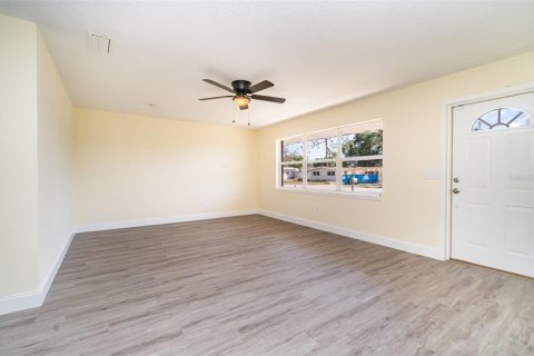 House in Fort Myers, Florida 2 bedrooms, 142.05 sq.m. № 1838846 - photo 13