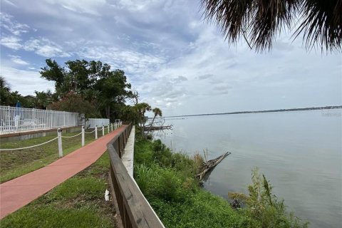 Condo in Merrit Island, Florida, 2 bedrooms № 2104488 - photo 20