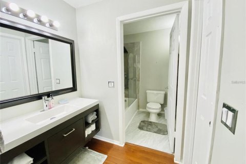 Condo in Merrit Island, Florida, 2 bedrooms № 2104488 - photo 11
