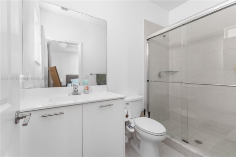 Touwnhouse à louer à Miami, Floride: 3 chambres, 137.77 m2 № 1974971 - photo 28