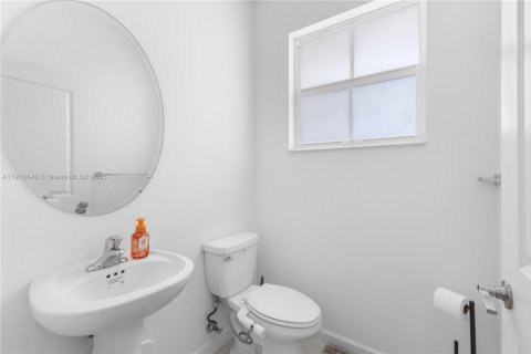 Touwnhouse à louer à Miami, Floride: 3 chambres, 137.77 m2 № 1974971 - photo 8