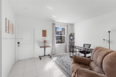 Touwnhouse à louer à Miami, Floride: 3 chambres, 137.77 m2 № 1974971 - photo 7