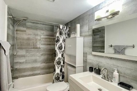 Condo in Tampa, Florida, 1 bedroom  № 1785125 - photo 11