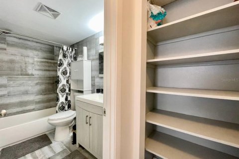 Condo in Tampa, Florida, 1 bedroom  № 1785125 - photo 10