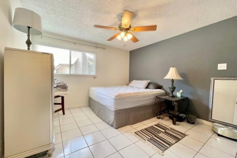 Condo in Tampa, Florida, 1 bedroom  № 1785125 - photo 13