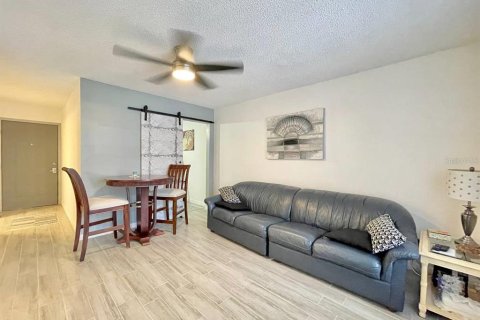 Condo in Tampa, Florida, 1 bedroom  № 1785125 - photo 6