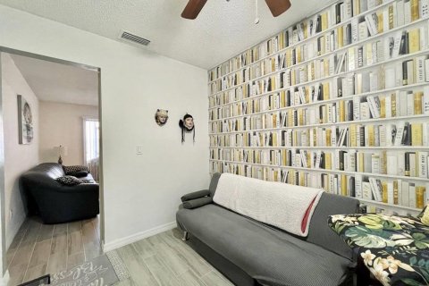 Condo in Tampa, Florida, 1 bedroom  № 1785125 - photo 9
