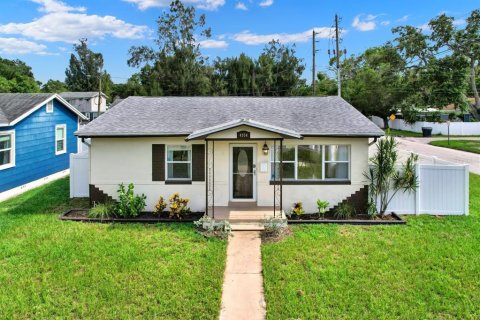 Casa en alquiler en Saint Petersburg, Florida, 2 dormitorios, 95.13 m2 № 1873717 - foto 1