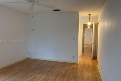 Condominio en venta en Deerfield Beach, Florida, 2 dormitorios, 106.84 m2 № 1976255 - foto 12