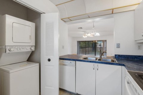 Condominio en venta en Deerfield Beach, Florida, 2 dormitorios, 106.84 m2 № 1976255 - foto 21