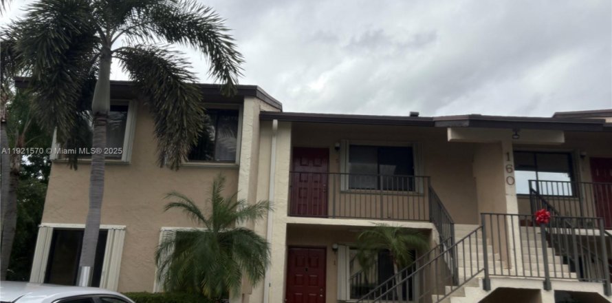 Condominio en Deerfield Beach, Florida, 2 dormitorios  № 1976255