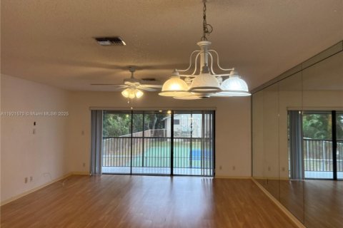 Condominio en venta en Deerfield Beach, Florida, 2 dormitorios, 106.84 m2 № 1976255 - foto 4