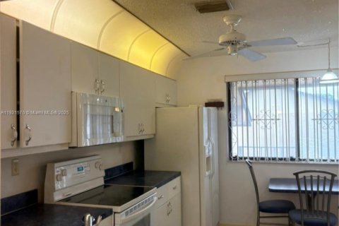 Condominio en venta en Deerfield Beach, Florida, 2 dormitorios, 106.84 m2 № 1976255 - foto 3