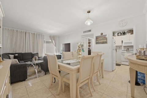 Купить кондоминиум в Помпано-Бич, Флорида 3 комнаты, 79.9м2, № 2243370 - фото 11