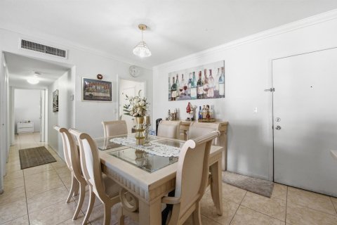 Купить кондоминиум в Помпано-Бич, Флорида 3 комнаты, 79.9м2, № 2243370 - фото 18