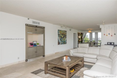 Condominio en venta en Aventura, Florida, 2 dormitorios, 169.55 m2 № 1948831 - foto 7