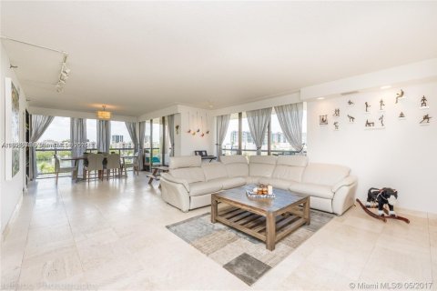 Condominio en venta en Aventura, Florida, 2 dormitorios, 169.55 m2 № 1948831 - foto 5
