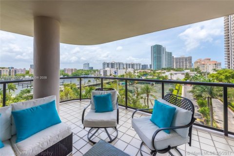Condominio en venta en Aventura, Florida, 2 dormitorios, 169.55 m2 № 1948831 - foto 11