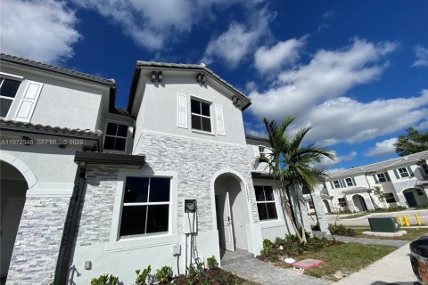 Villa ou maison à Miami, Floride 3 chambres, 143.53 m2 № 2032913
