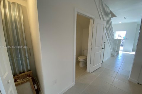 Villa ou maison à louer à Miami, Floride: 3 chambres, 143.53 m2 № 2032913 - photo 11