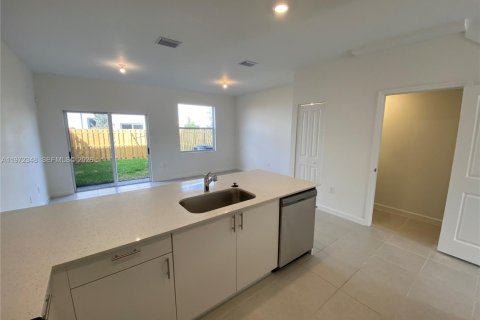 Villa ou maison à louer à Miami, Floride: 3 chambres, 143.53 m2 № 2032913 - photo 10