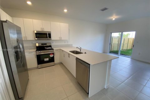 Villa ou maison à louer à Miami, Floride: 3 chambres, 143.53 m2 № 2032913 - photo 5