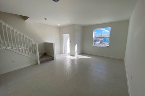 Villa ou maison à louer à Miami, Floride: 3 chambres, 143.53 m2 № 2032913 - photo 3