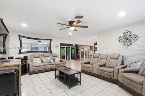 Villa ou maison à vendre à Plantation, Floride: 3 chambres, 190.45 m2 № 2407438 - photo 10