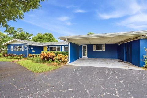 Villa ou maison à vendre à Plantation, Floride: 3 chambres, 190.45 m2 № 2407438 - photo 5