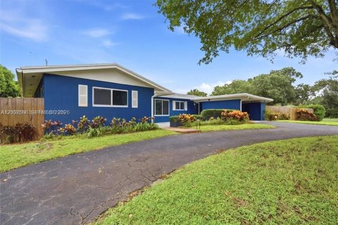 Villa ou maison à vendre à Plantation, Floride: 3 chambres, 190.45 m2 № 2407438 - photo 3