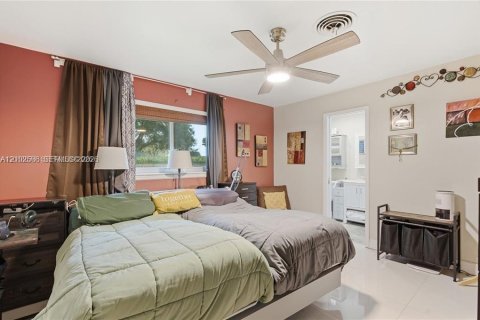 Villa ou maison à vendre à Plantation, Floride: 3 chambres, 190.45 m2 № 2407438 - photo 19