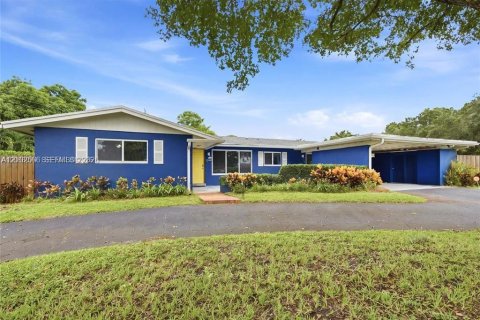 Villa ou maison à vendre à Plantation, Floride: 3 chambres, 190.45 m2 № 2407438 - photo 6