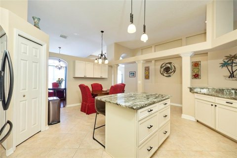Villa ou maison à vendre à Tampa, Floride: 4 chambres, 269.23 m2 № 2420282 - photo 18