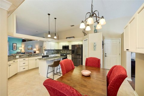 Villa ou maison à vendre à Tampa, Floride: 4 chambres, 269.23 m2 № 2420282 - photo 12
