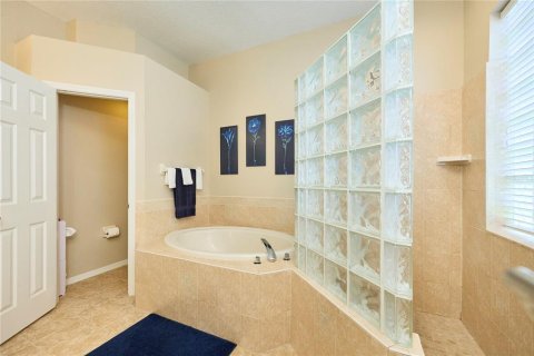 Villa ou maison à vendre à Tampa, Floride: 4 chambres, 269.23 m2 № 2420282 - photo 30