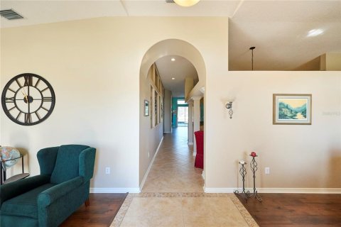 Villa ou maison à vendre à Tampa, Floride: 4 chambres, 269.23 m2 № 2420282 - photo 5