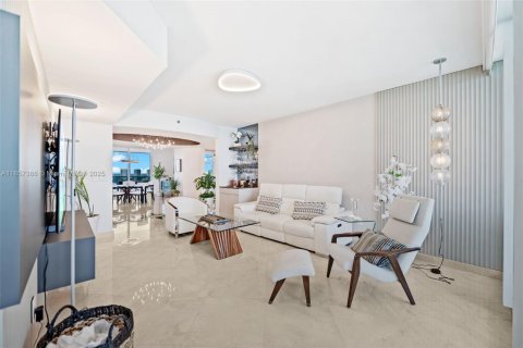 Condominio en venta en Sunny Isles Beach, Florida, 2 dormitorios, 176.51 m2 № 1889034 - foto 8