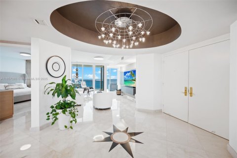 Condominio en venta en Sunny Isles Beach, Florida, 2 dormitorios, 176.51 m2 № 1889034 - foto 5