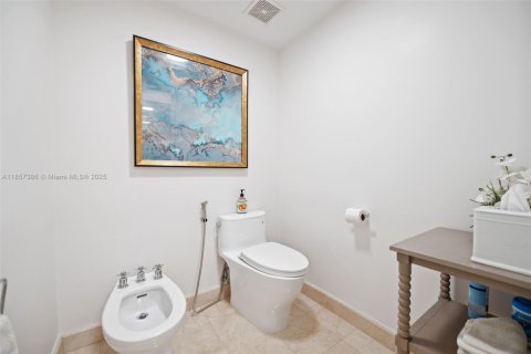 Condominio en venta en Sunny Isles Beach, Florida, 2 dormitorios, 176.51 m2 № 1889034 - foto 18