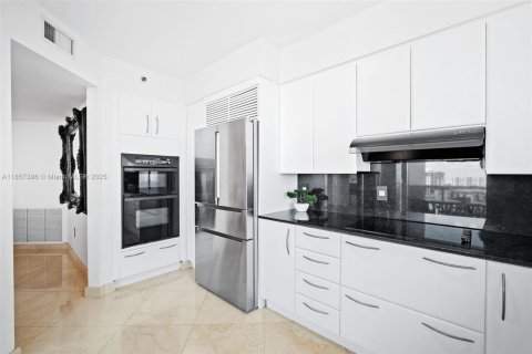 Condominio en venta en Sunny Isles Beach, Florida, 2 dormitorios, 176.51 m2 № 1889034 - foto 12