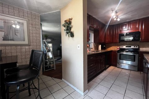 House in Daytona Beach, Florida 3 bedrooms, 142.79 sq.m. № 1750587 - photo 12