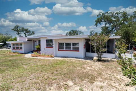 House in Daytona Beach, Florida 3 bedrooms, 142.79 sq.m. № 1750587 - photo 1