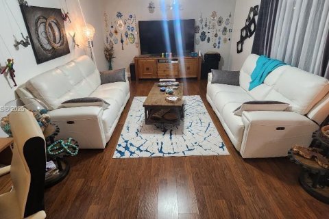 Townhouse in Cooper City, Florida 2 bedrooms, 117.43 sq.m. № 1920161 - photo 7