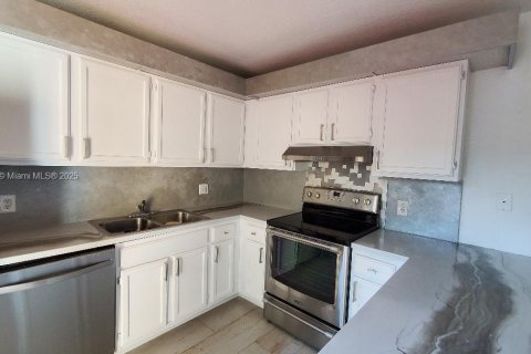 Townhouse in Cooper City, Florida 2 bedrooms, 117.43 sq.m. № 1920161 - photo 6