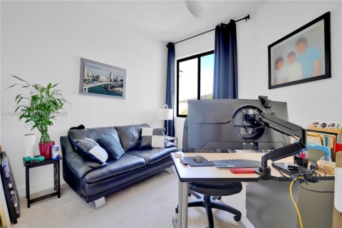 Townhouse in Homestead, Florida 3 bedrooms, 142.14 sq.m. № 2003067 - photo 14