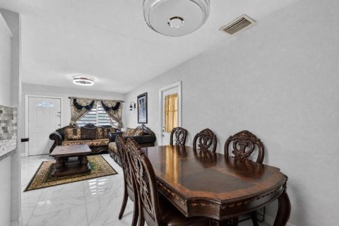 Villa ou maison à vendre à Pompano Beach, Floride: 3 chambres, 101.45 m2 № 2272373 - photo 11