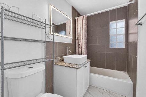 Villa ou maison à vendre à Pompano Beach, Floride: 3 chambres, 101.45 m2 № 2272373 - photo 25